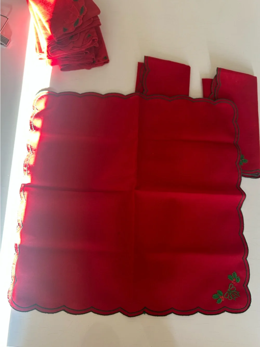 Set of 4 Red Christmas Holiday Napkins Embroidered Holly Bow Scalloped